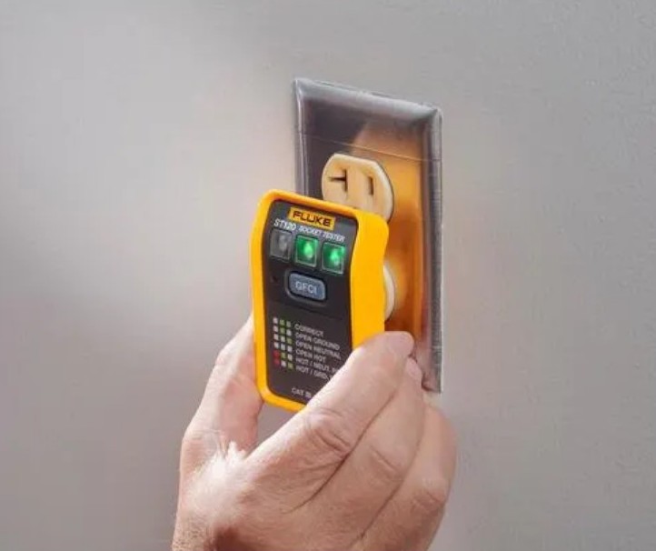 Fluke ST120 GFCI Socket Tester — быстрый и надёжный контроль розеток Fluke ST120 GFCI Socket Tester — быстрый и надёжный контроль розеток